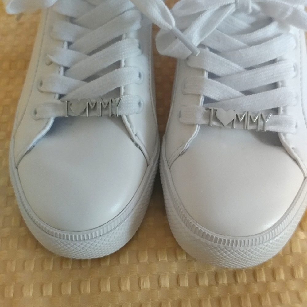 Tommy Hilfiger sneakers. - Picture 6 of 9